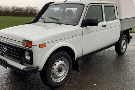 Lada Niva 14.200 km 12.900 &euro; Frechen 50226