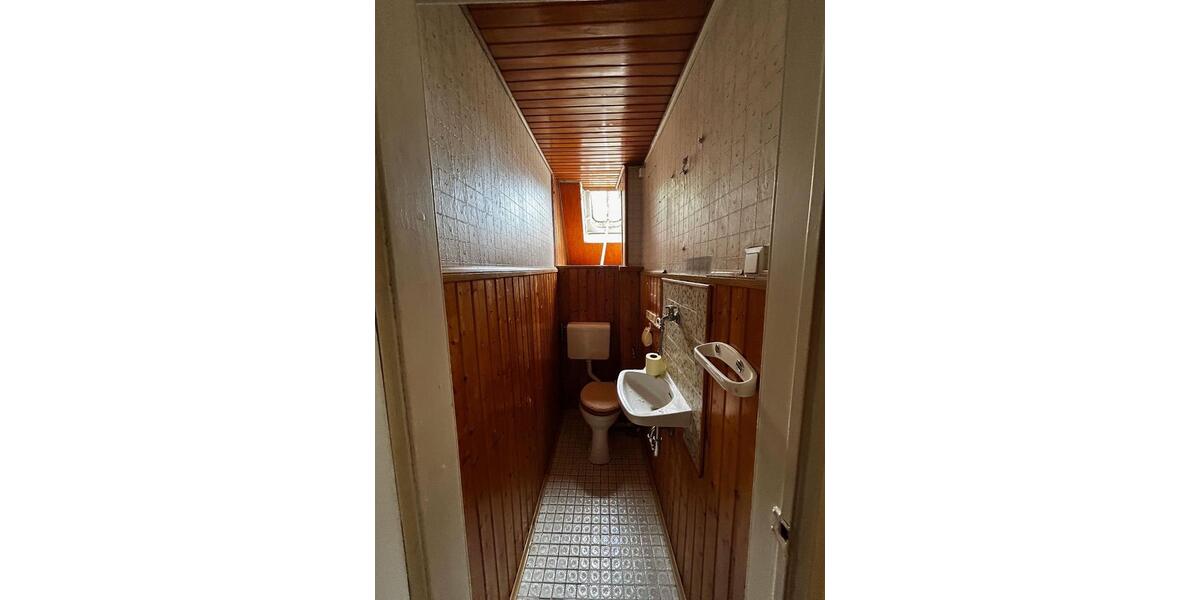 Denkmalmaisonette Nippes:Sanierungsobjekt mit Charme & Potenzial zimmer