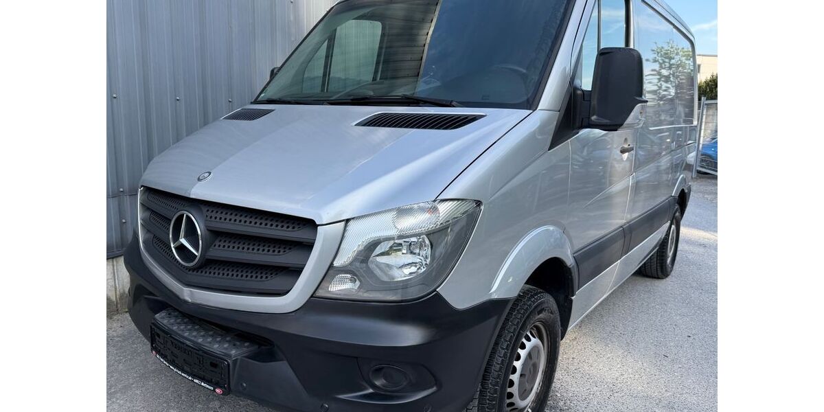 Mercedes-Benz Sprinter 172.848 km 9.990 &euro; Bergisch Gladbach 51467