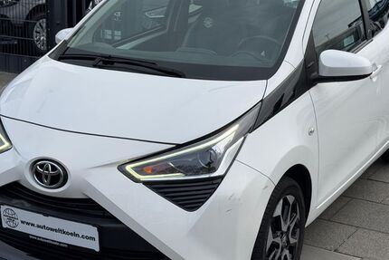 Toyota Aygo (X) 110.935 km 8.490 &euro; Köln 51065