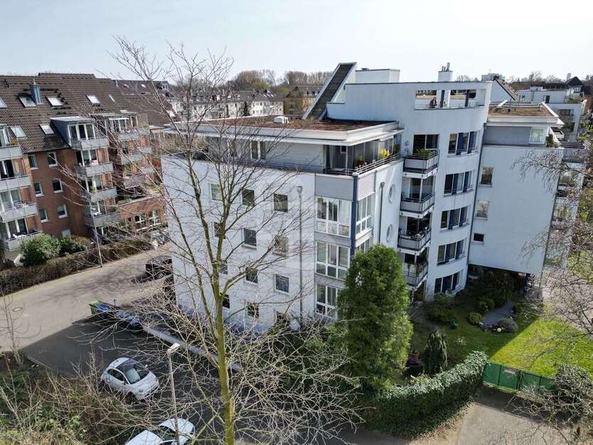 Haus zum Kaufen in Köln 2.600.000 € 784.39 m²