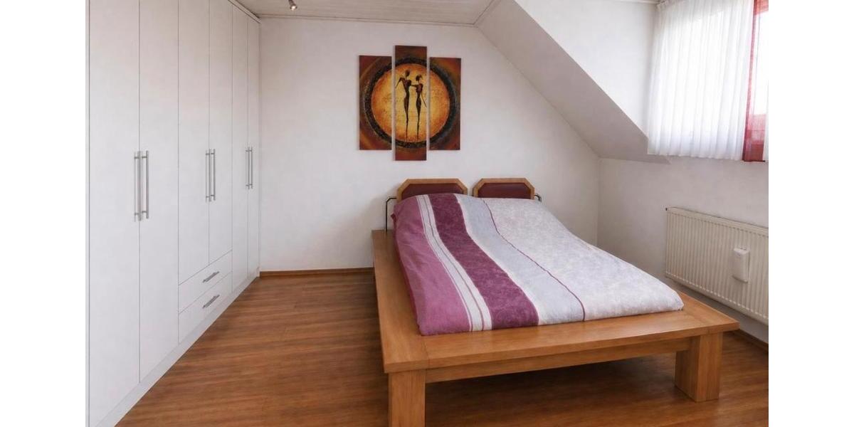 Dachgeschoßwohnung Leverkusen Bürrig - 3 Zimmer, 68 m&sup2;, 890&euro; | Angebot:27554970