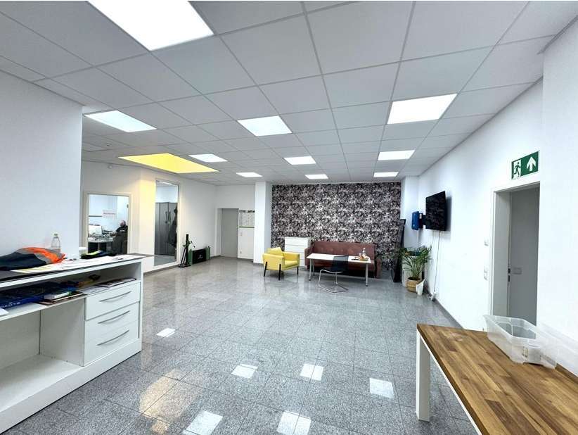 Halle in Köln 1.590.000 € 143 m²