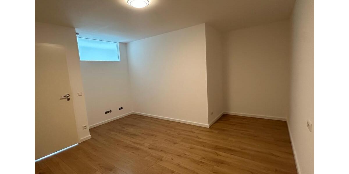 Erdgeschoßwohnung Bergisch Gladbach Alt-Frankenforst - 3 Zimmer, 120 m&sup2;, 2.050&euro; | Angebot:26573007