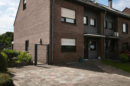 Attraktives Eck-Reihenhaus in Langfort – Nähe Reiterhof