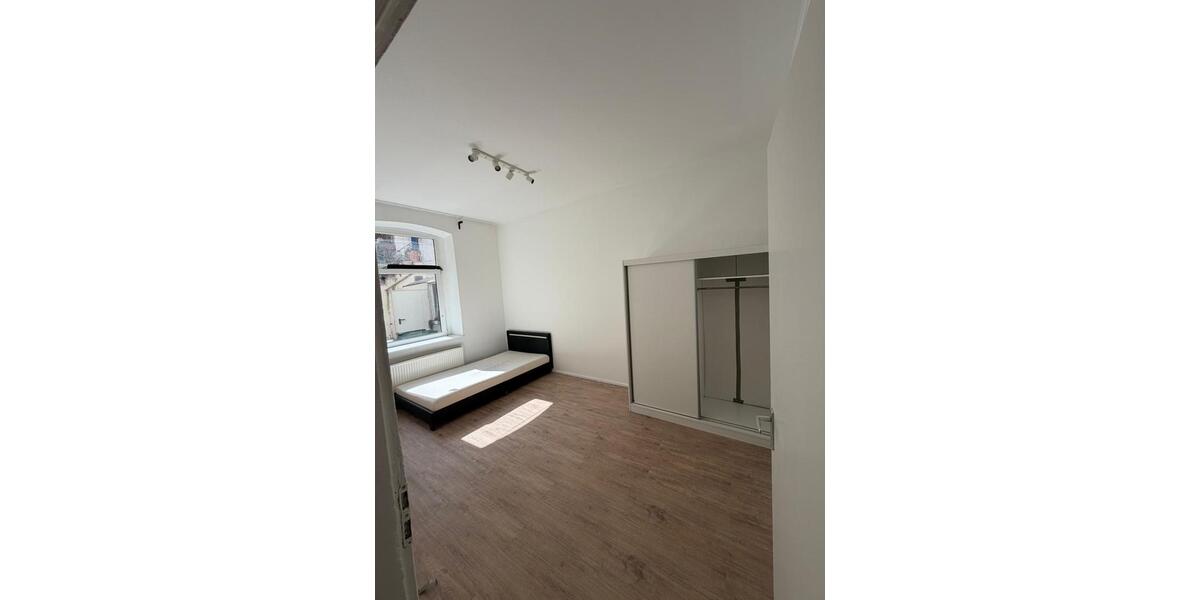 Erdgeschoßwohnung Köln Ehrenfeld - 3 Zimmer, 85 m&sup2;, 1.500&euro; | Angebot:26267502