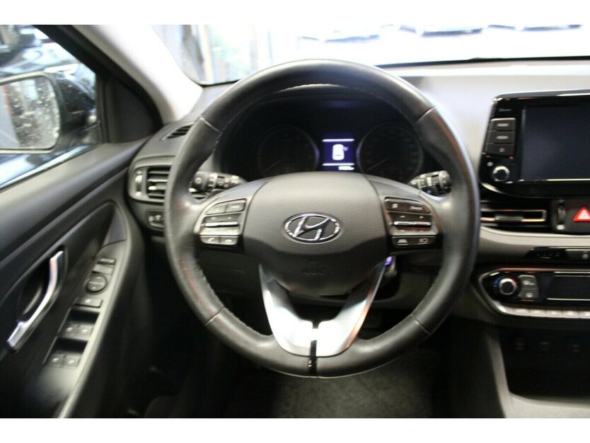 Hyundai i30 1.5 T-GDI 48V-Hybrid DCT 59.321 km 17.980 € Euskirchen 53881