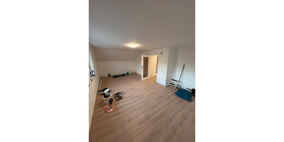 Dachgeschoßwohnung Bonn Tannenbusch - 2 Zimmer, 40 m&sup2;, 650&euro; | Angebot:26135839