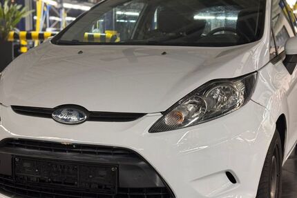 Ford Fiesta 177.000 km 2.900 &euro; Brühl (Nähe Köln) 50321