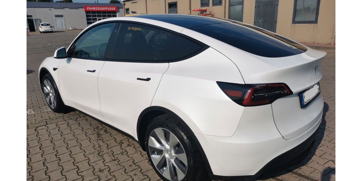 Tesla Model Y 9.800 km 36.400 &euro; Bornheim 53332