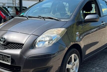 Toyota Yaris 175.000 km 3.395 &euro; Köln 50969