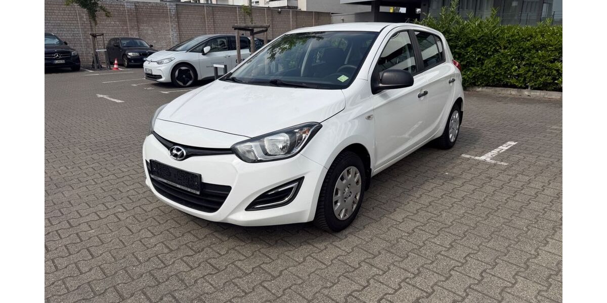 Hyundai i20 150.000 km 3.600 &euro; Köln 50739