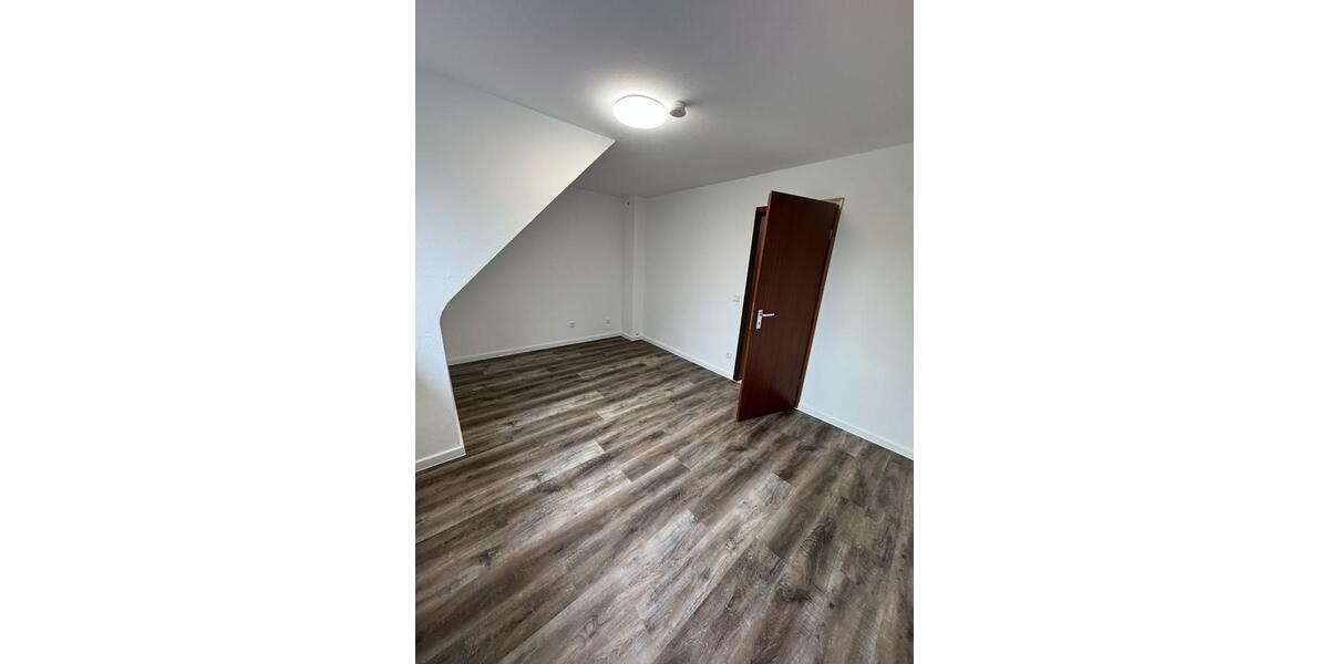 Zweistöckige Dreizimmerwohnung in Solingen 3 zimmer