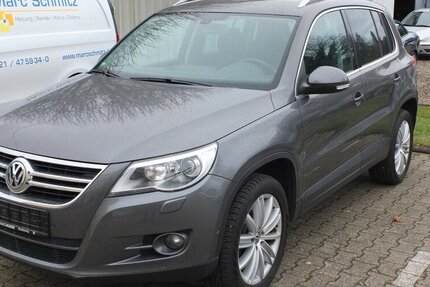 VW Tiguan TEAM orig.ATM ca 52 tkm XENON AHK PARKPILOT 112.432 km 10.598 &euro; Köln 50858
