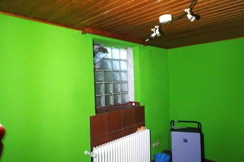 Einfamilien-Reiheneckhaus mit großem Garten und Doppelgarage