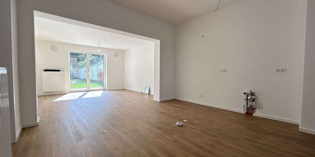 Etagenwohnung Köln-Köln-Kalk Kalk - 1 Zimmer, 83 m&sup2;, 1.245&euro; | Angebot:26088586