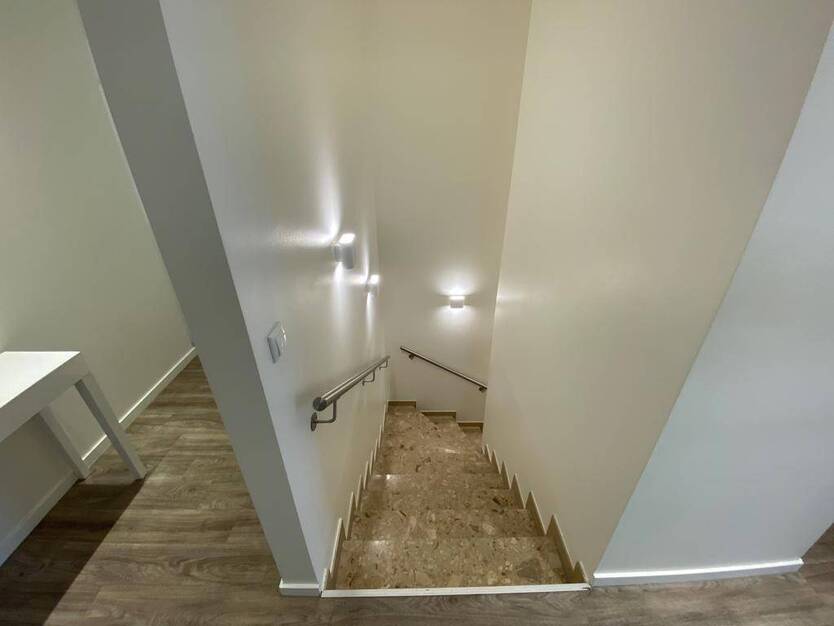 Moderne und großzügige Praxisräumlichkeiten auf zwei Etagen 9 zimmer