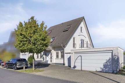 Haus zum Kaufen in Köln 1.075.000 € 315 m²
