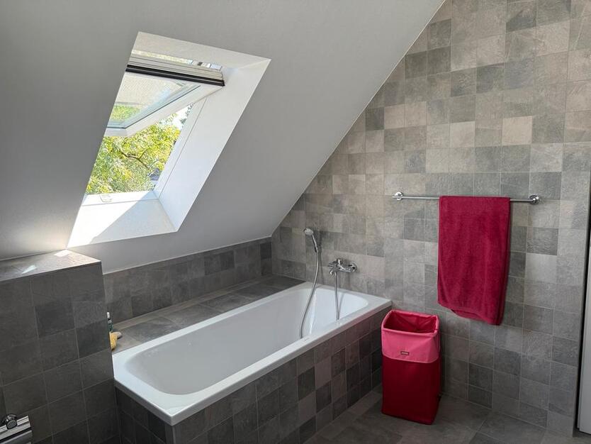 Courtagefreie 3-Zimmer-Wohnung mit Dachterrasse & Bulthaup-Küche