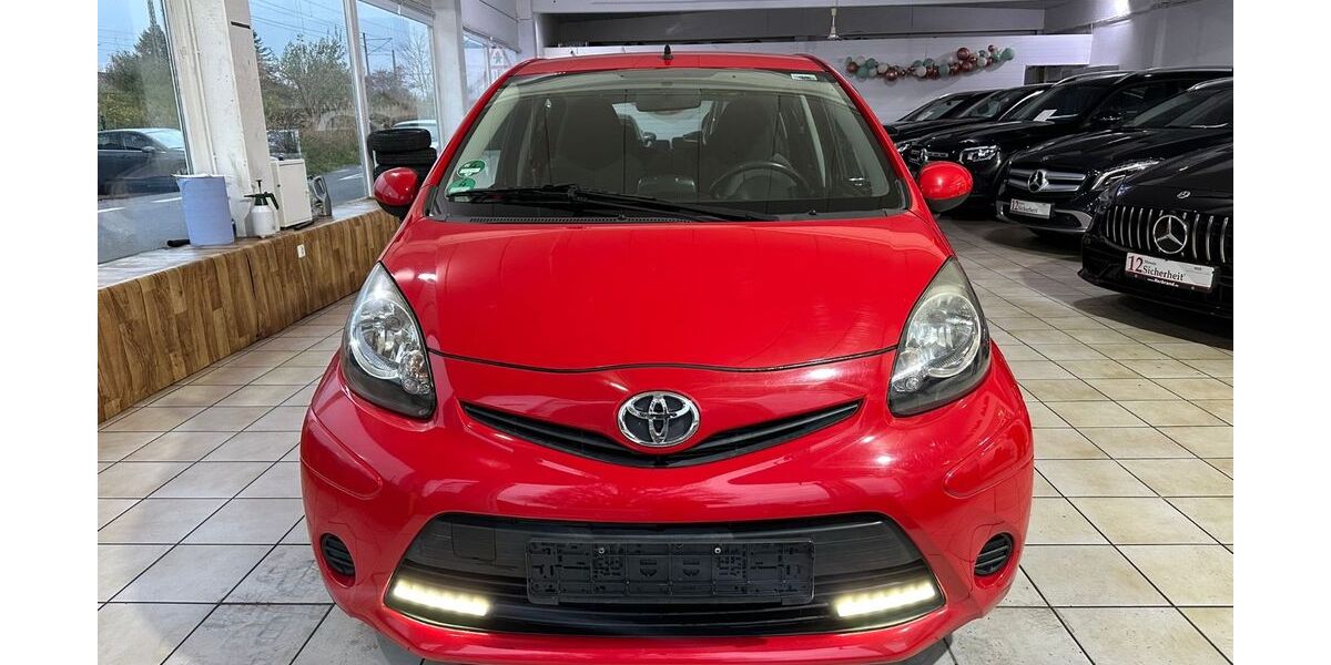 Toyota Aygo (X) 82.000 km 6.600 &euro; Bonn 53119