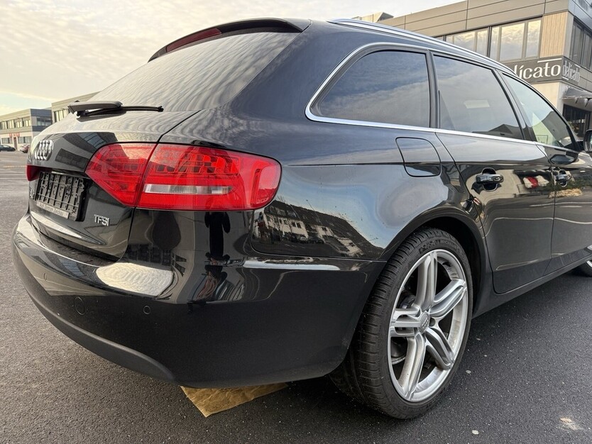 Audi A4 101.906 km 9.500 € Köln 50667