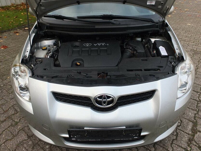 Toyota Auris 1.6i SOL ALLE INSPEKTIONEN GARAGENWAGEN 174.885 km 5.704 € Köln 50858