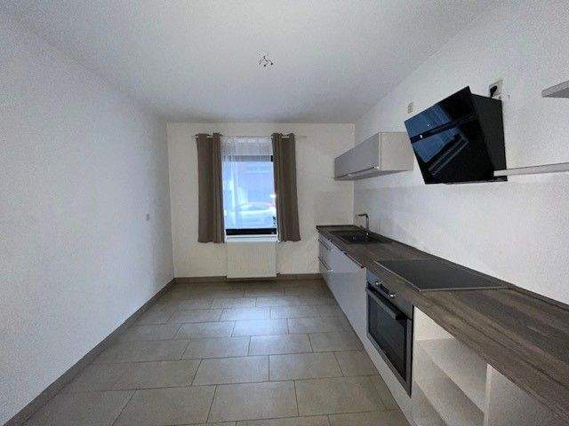 Bachem, Reihenhaus, ca. 160 m², 6 Zimmer, 2 Einbauküchen, 3 Bäder, große Terrasse, Garten 6 zimmer