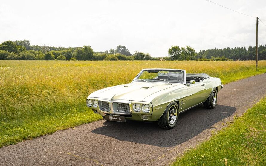 Pontiac Firebird 1.829 km 39.900 € Düsseldorf 40233