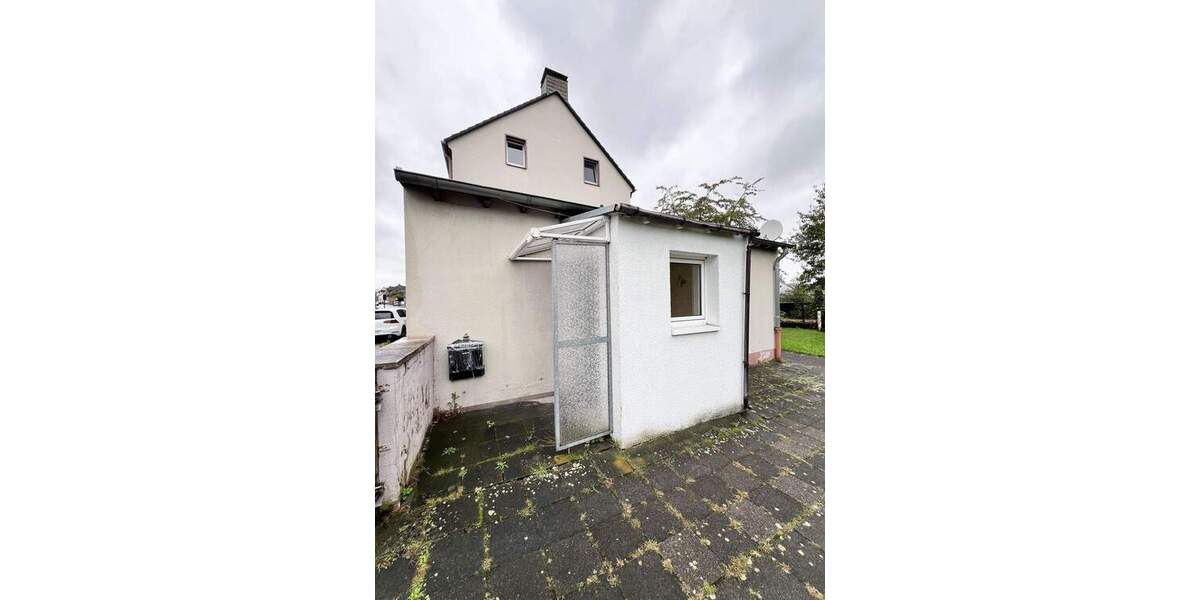 Dreifamilienhaus plus Baureserve in zentraler Lage 9 zimmer