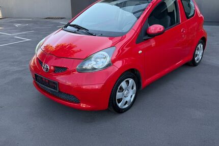 Toyota Aygo (X) 68.000 km 2.600 &euro; Köln 50739