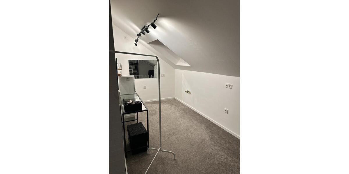 Dachgeschoßwohnung Bergheim - 3.5 Zimmer, 75 m&sup2;, 1.000&euro; | Angebot:26153577