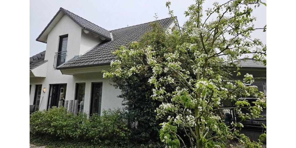 Einfamilienhaus Wesseling - 7.5 Zimmer, 222 m&sup2;, 3.190&euro; | Angebot:26154323