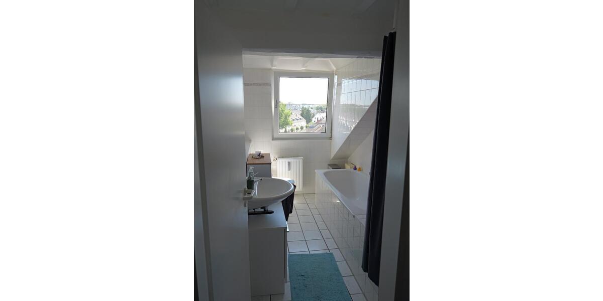 Dachgeschoßwohnung Köln Porz - 2 Zimmer, 61 m&sup2;, 220.000&euro; | Angebot:27116848