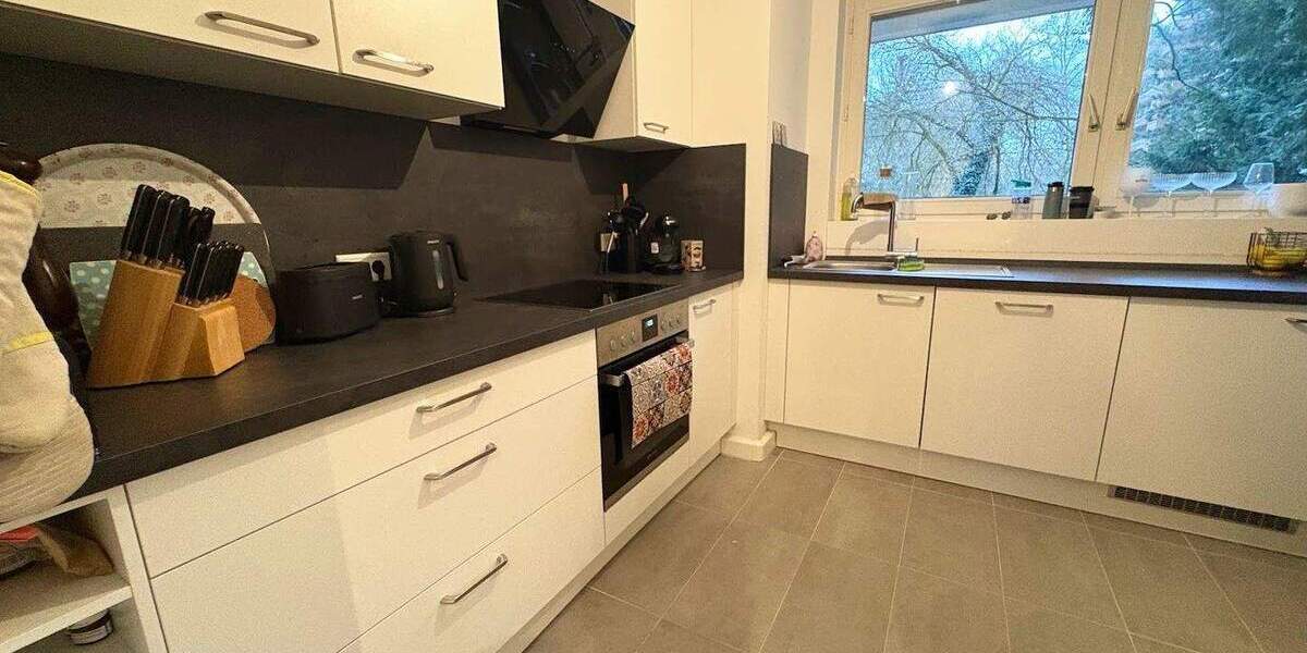 Nur noch einziehen! Modernisierte 4-Zimmer mit 2 Balkonen, neues Bad mit Wanne, Gäste-Bad mit Dusche 4 zimmer