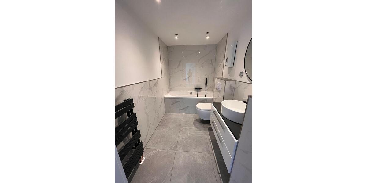 Renovierte 4-Zimmer-Maisonette mit Balkon, 2 Bädern & Einbauküche 4 zimmer