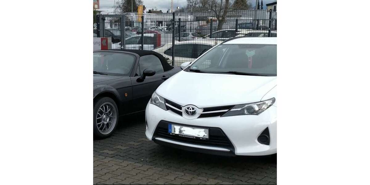 Toyota Auris 118.000 km 7.999 &euro; Niederkassel-Lülsdorf 53859