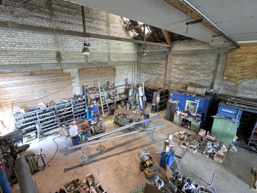 Vielseitig nutzbare Lagerhalle mit Büro in Grevenbroich zu vermieten zimmer