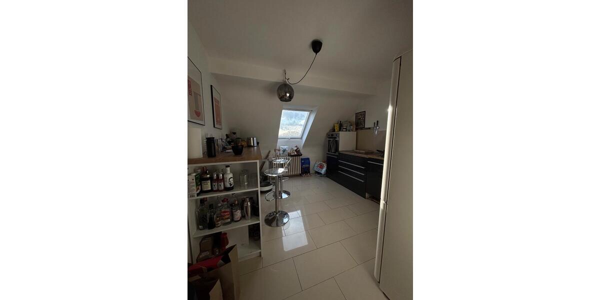 Dachgeschoßwohnung Köln Nippes - 3 Zimmer, 120 m&sup2;, 870&euro; | Angebot:26091565