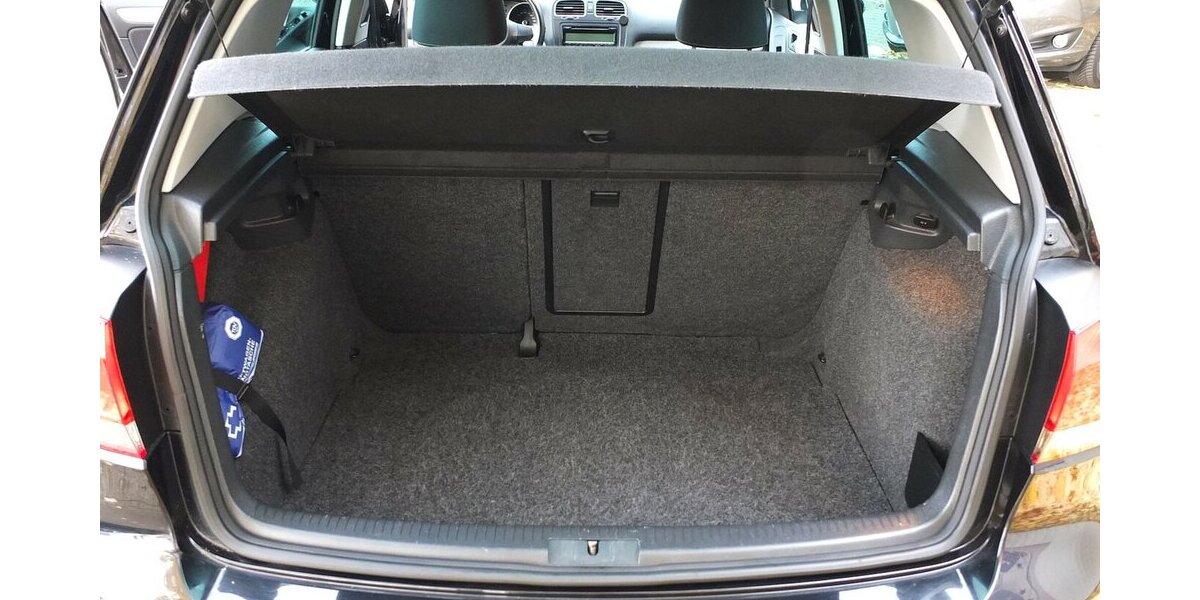 VW Golf 1.6TDi TEAM SHZ TEMPOMAT KLIMAAUTOMATIK 159.855 km 6.598 € Köln 50858