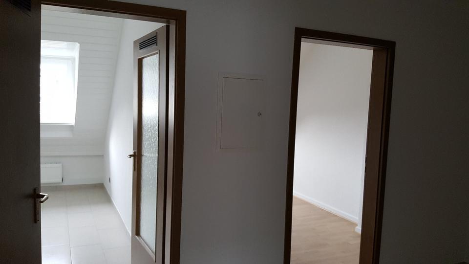 Dachgeschoßwohnung Bonn - 2 Zimmer, 40 m&sup2;, 520&euro; | Angebot:25340764