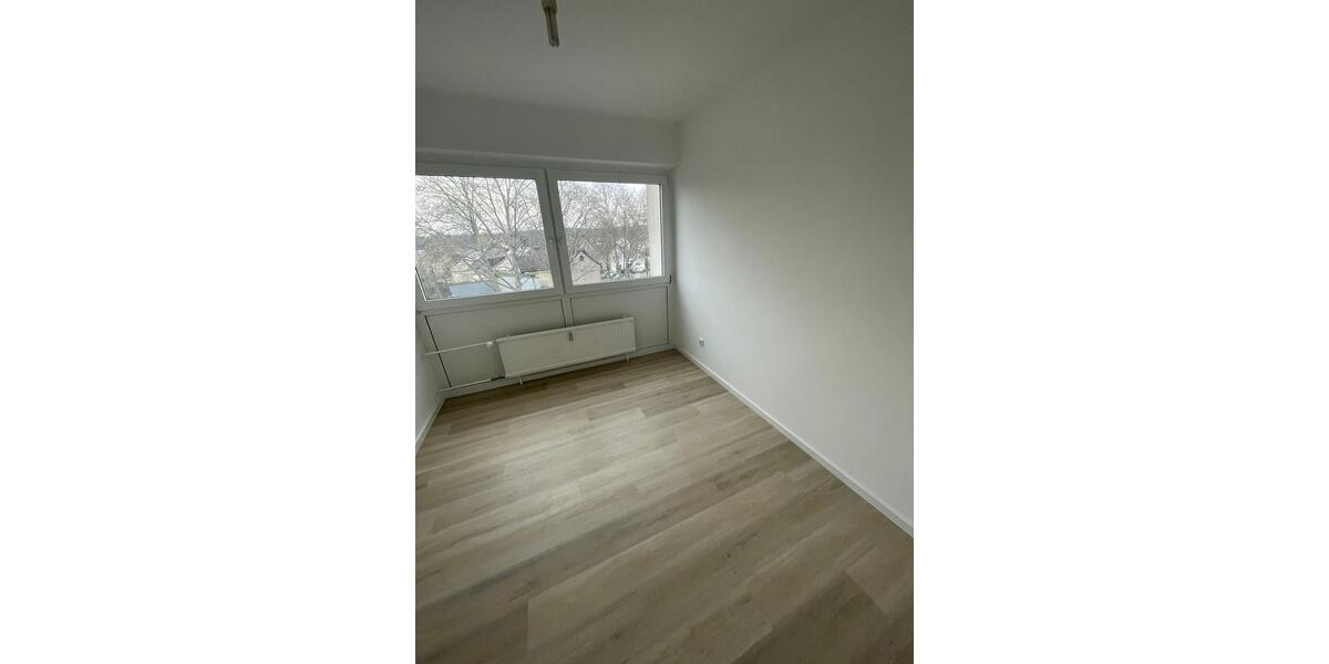 Renovierte 4-Zimmer-Wohnung zur Miete in Köln Porz  ideal für Paare und kleine Familien! 4 zimmer